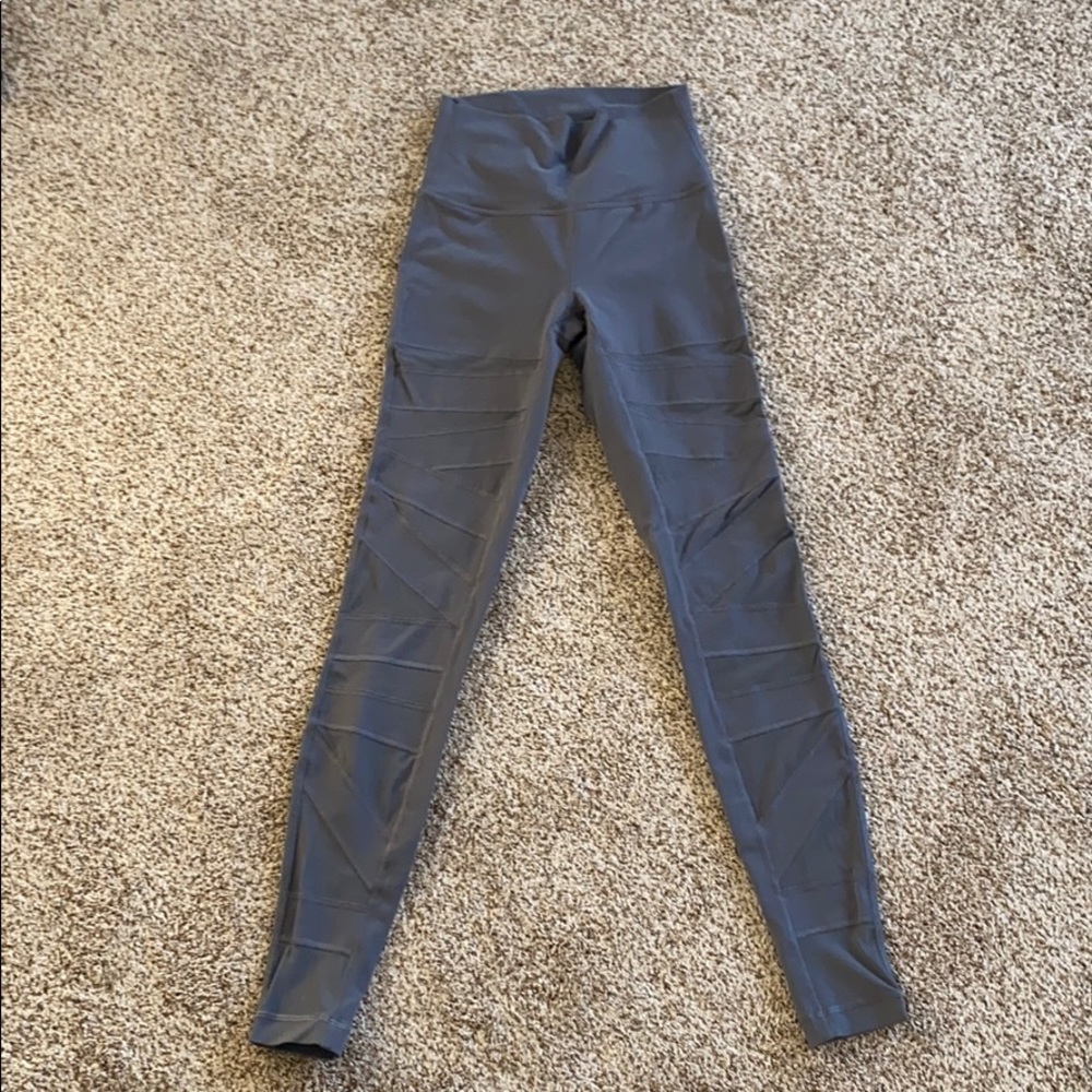 Lululemon size 4 gray leggings